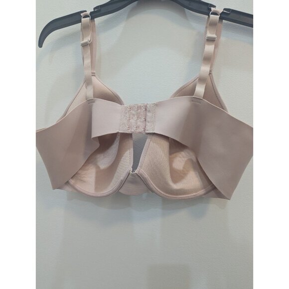 Vince Camuto Beige Nude Under wire 42C Bra 3 prong back - Picture 2 of 3